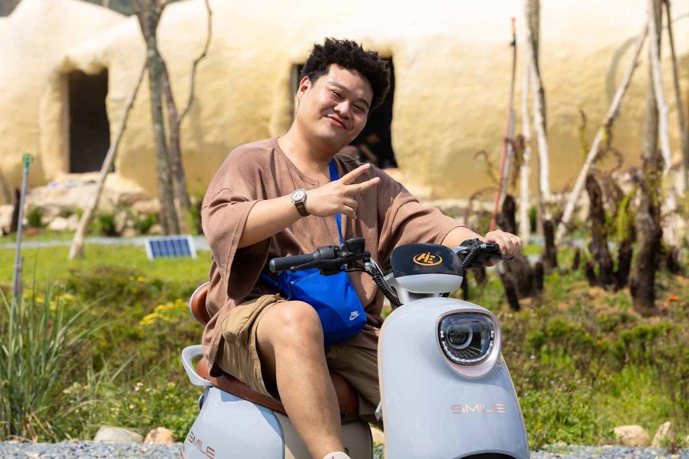Trải nghiệm xe đạp điện AIE Smile của Rapper Yuno Bigboi